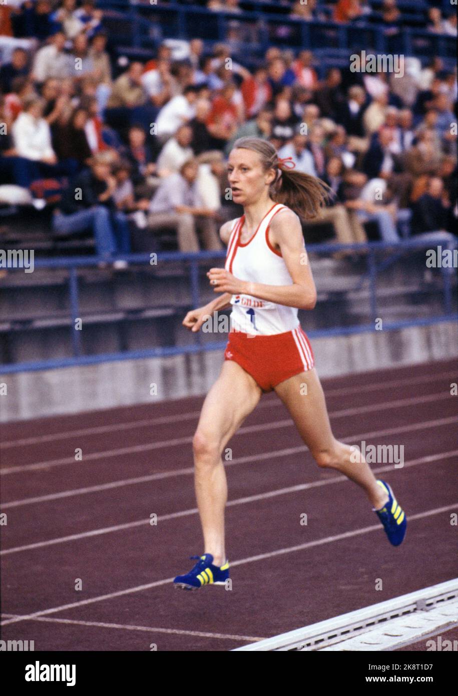 Oslo 19780807: NM Athletics 1978. Athlete Grete Waitz in action at Bislett. Photo: Erik Thorberg / NTB / NTB Stock Photo