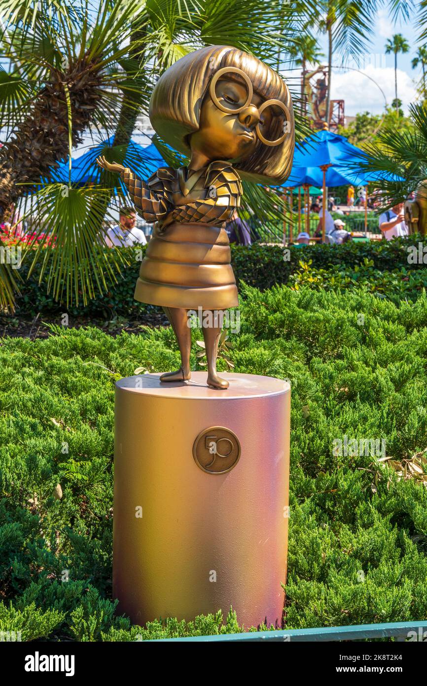 Edna mode incredibles hi-res stock photography and images