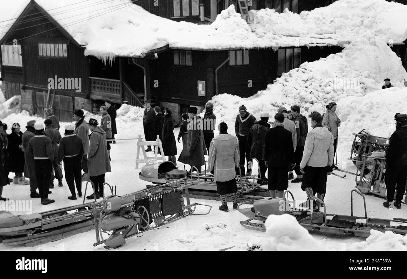 Oslo, Frognerseteren January 1951. The Bobsleigh course, which will be built for the Olympic Winter Games next winter, is ready for test driving. Here are bob riders and bobs gathered at the start at the top of Frognerseteråsen. Photo: Skotaam and Kjus / Current / NTB Stock Photo