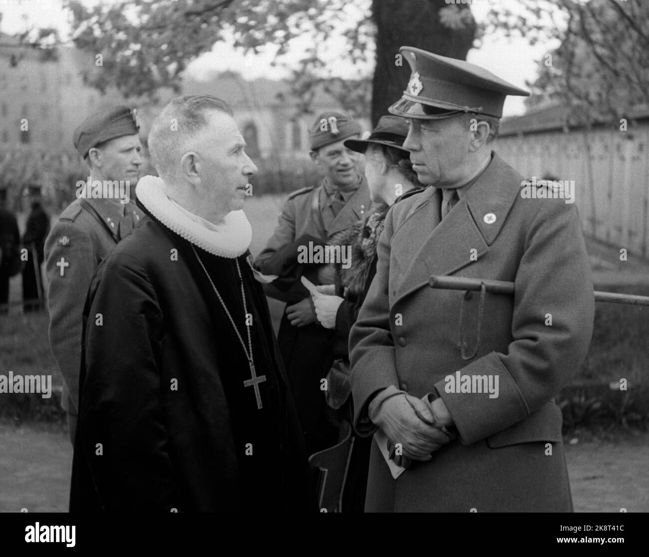 Oslo 19450517 Peace Days 1945. May 17 Religious service outdoors at Akershus Fortress. Bishop Eivind Berggrav Forested. Here Bishop Berggrav (TV) with the Swedish Count Folke Bernadotte. Bernadotte was behind the white buses, which saved 30,000 prisoners from concentration camps. He later became a member of the UN Palestine Committee. Bernadotte was killed by Isreli terrorists on September 17, 1948. Photo: NTB / NTB Stock Photo