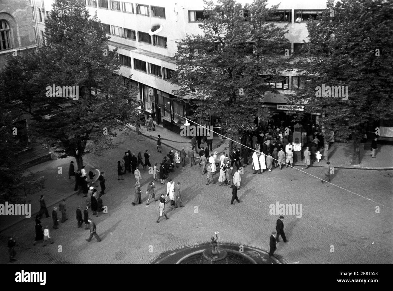 Oslo September 1941 Oslo during World War II: Flight Alarm, people hurry to shelters at St. Olavs Plass 1. Photo: NTB. Stock Photo