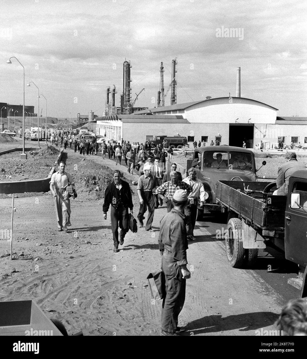 Oil refiner Black and White Stock Photos & Images Alamy