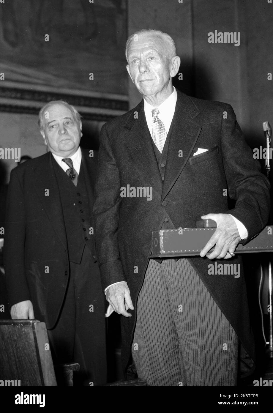 Oslo 19531210 The Peace Prize: Nobel Peace Prize 1953 to George Marshall, American General, former Foreign Minister and Defense Minister, UN Delegate, and initiator of the Marshall Plan aid program. Here Marshall (th) with the price after the distribution in the University Aula. Photo Valldal / NTB / NTB Stock Photo