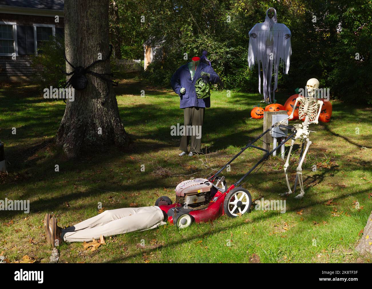 Decorated for Halloween.   Along Route 6A in Yarmouth Port, Massachusetts, USA, Yarmouth Port, Cape Cod, Stock Photo
