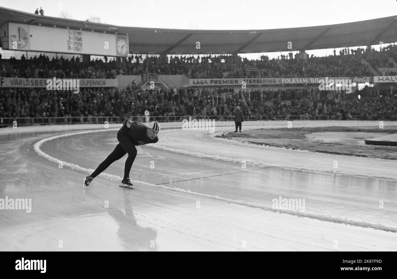 Gothenburg Sweden 19590201 European skating championships, fast runs, at Nya Ullevi in Gothenburg. Here Knut Johannesen / Kuppern in action of 10,000 meters. He became European champion overall. The championship went for full stands. Photo: NTB / NTB Stock Photo