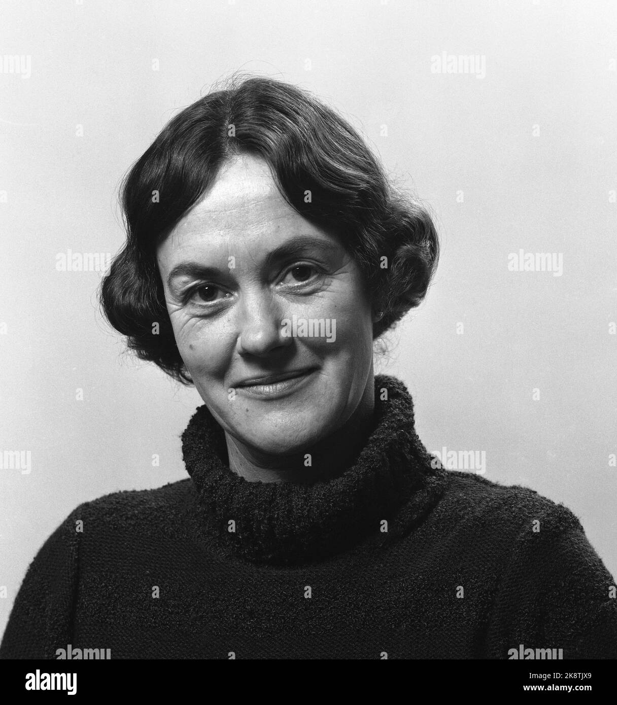 1977 author vik photo hires stock photography and images Alamy