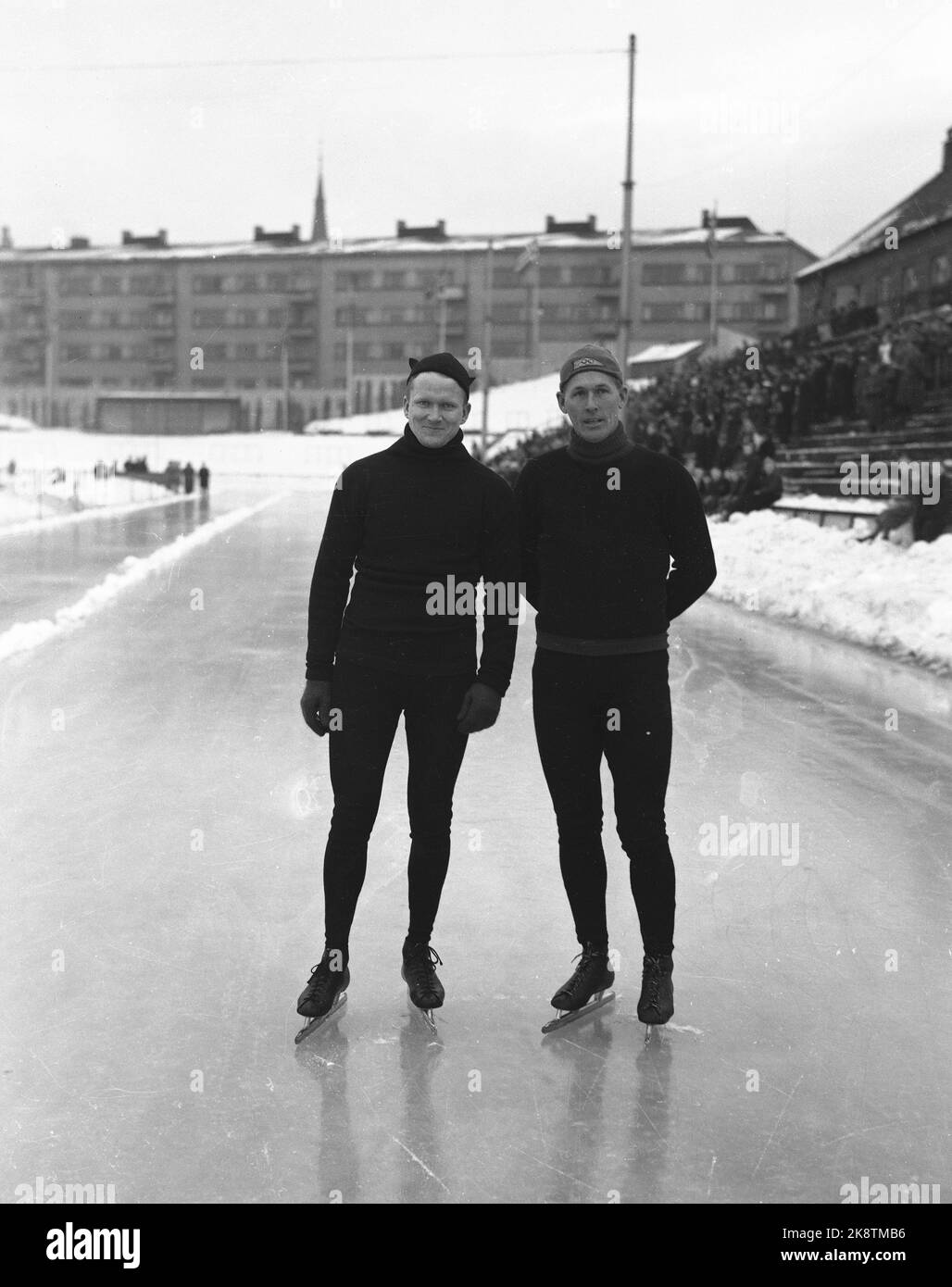 Oslo 19420104 The skating event at Bislet, the opening event. Hans Engnestangen and Finn Hodt. Photo; Aage Kihle / NTB Stock Photo
