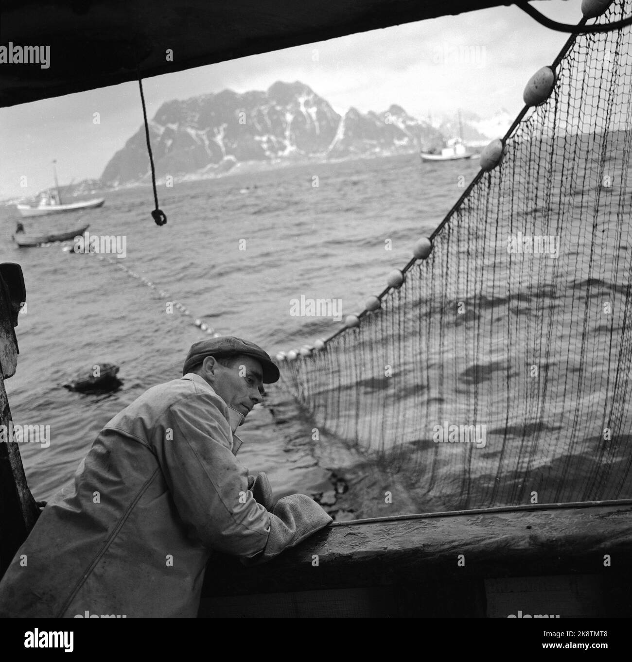 Ocean net fishing Black and White Stock Photos & Images - Alamy