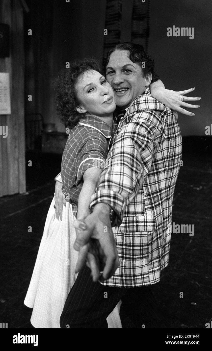 Oslo 19841204 Actors Jon Eikemo and Britt Langlie in fierce dance. They occupy the roles as trade officer Roy and 'Trosten' in Alf Prøysen's piece 'Trost in the roof lamp' that is set up at the Norwegian Theater. Photo: Inge Gjellesvik / NTB / NTB Stock Photo