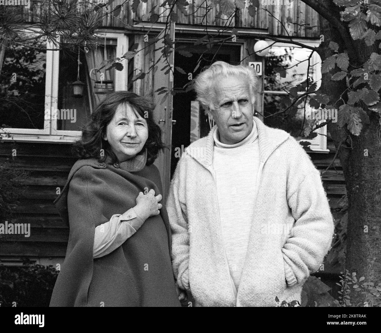 Oslo 19801014. Anne-Cath. Vestly and Johan Vestly together at home. Photo Henrik Laurvik / NTB Stock Photo