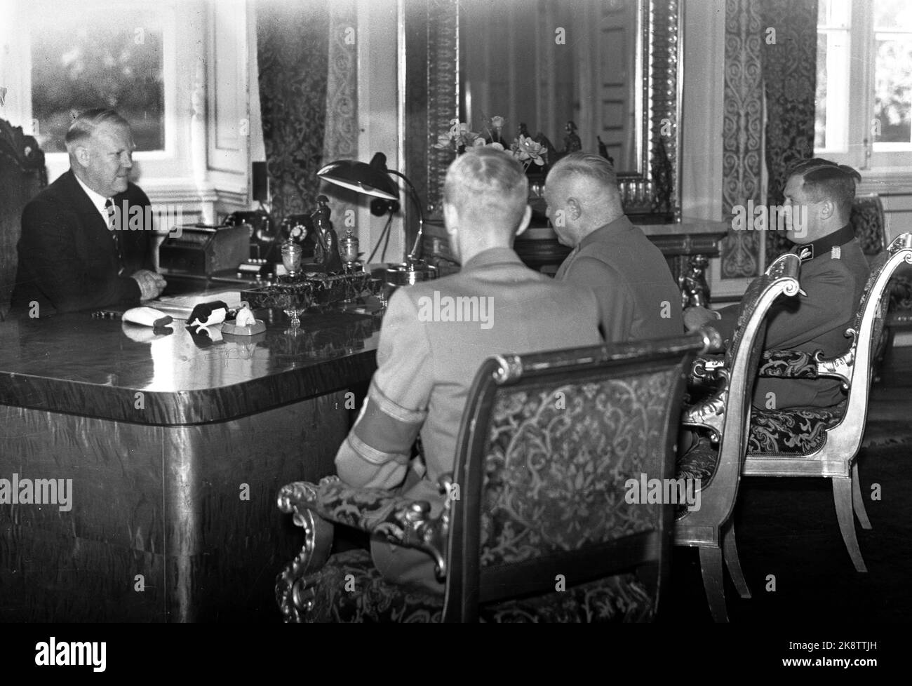 Oslo July 1943. Gauleiter Spring at Vidkunn Quisling (in the office of the castle) Photo: Aage Kihle / NTB Stock Photo