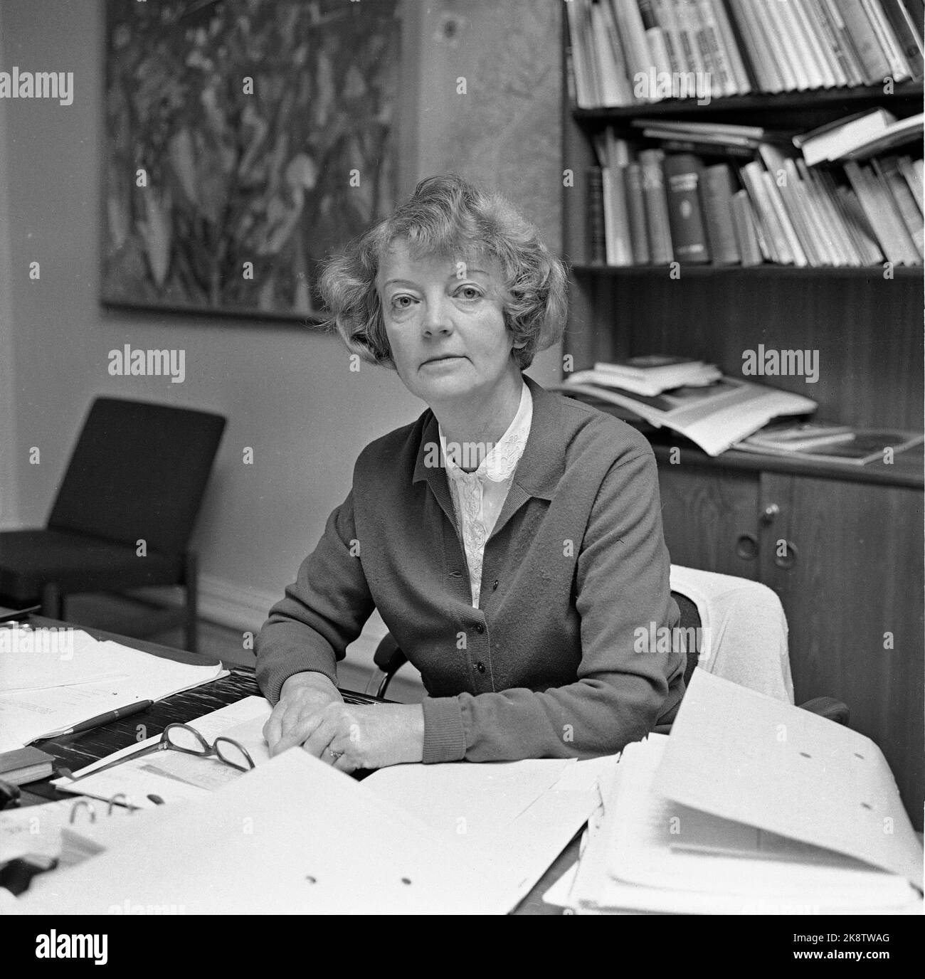 Oslo 19671030 Ingeborg Lyche, (1910-1990, Norwegian official; MSc. -1965. Here at the desk. Photo: NTB / NTB Stock Photo