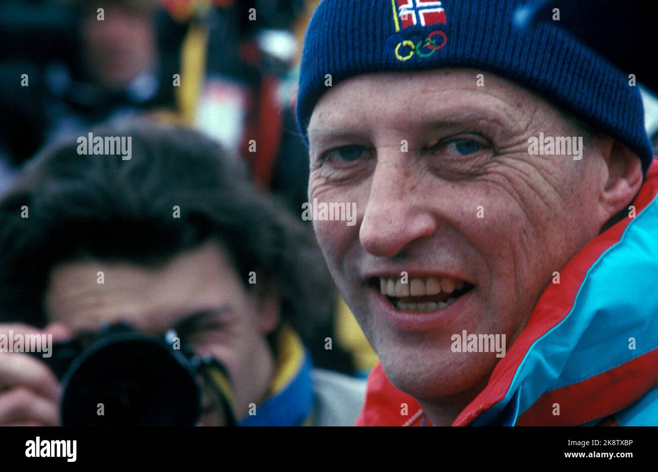 Read Saisies, France on January 15, 1992. King Harald with a top hat with the Norwegian flag and the Olympic rings during the Olympics in Albertville. Photo; Lise Aaserud / NTB / NTB Stock Photo