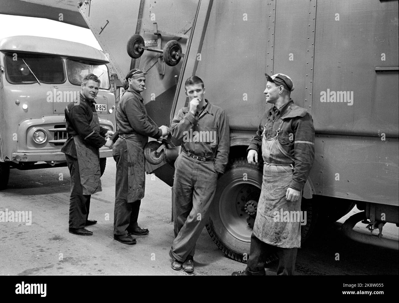 Oslo in the fall of 1965. Oslo Cleaning work has 104 garbage trucks