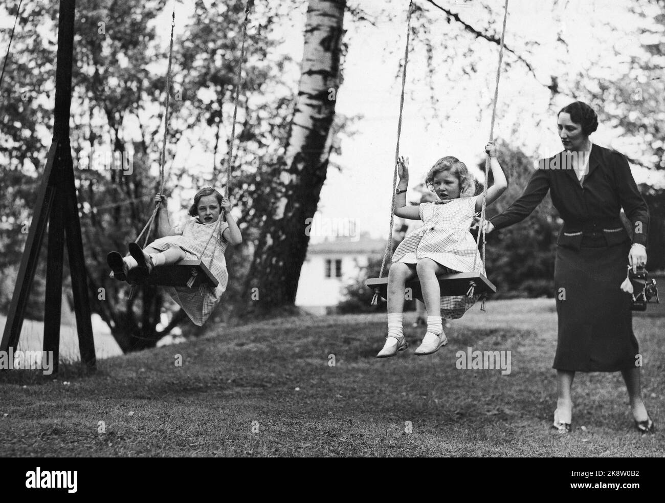 Princrss Ragnhild Skaugum June 1937. Princess Ragnhild (TV) and Princess Astrid play in ...