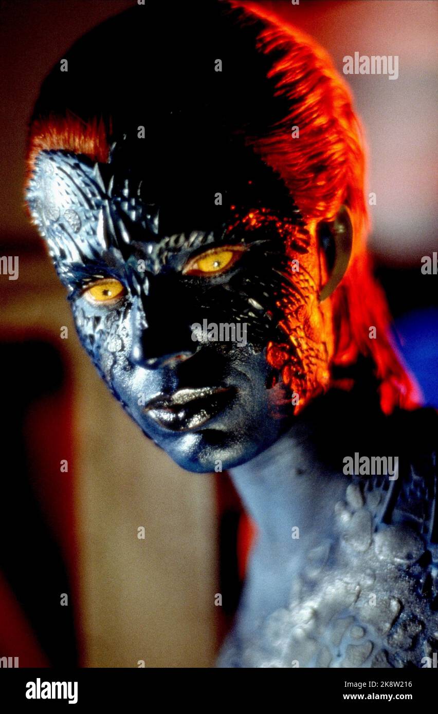 Мистик гиф. Рэйвен даркхолм. Ребекка ромейн - «люди икс» (2000). Ребекка ромейн люди икс. 1 mystique.