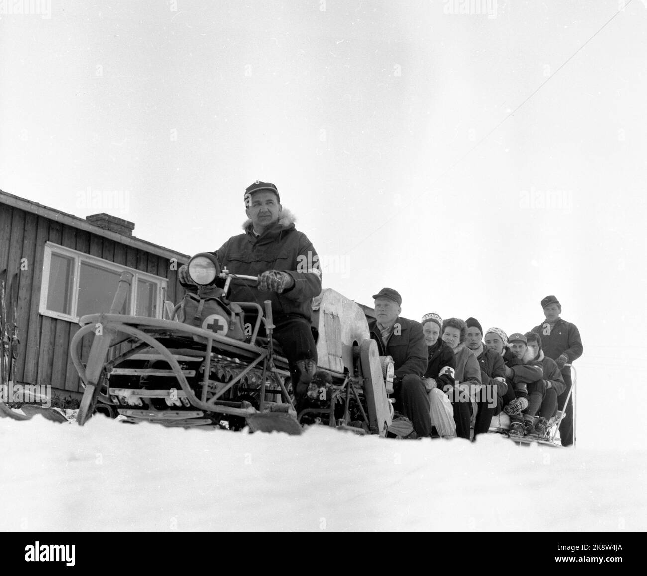 Golsfjellet, Easter 1962: Eight thousand takes care. The Red Cross is