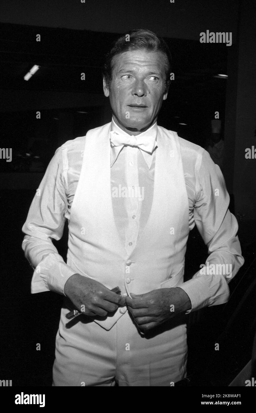 Roger Moore Circa 1980 S Credit Ralph Dominguez Mediapunch Stock Photo Roger Moore Circa 1980 S Credit Ralph Dominguez Mediapunch Stock Photo