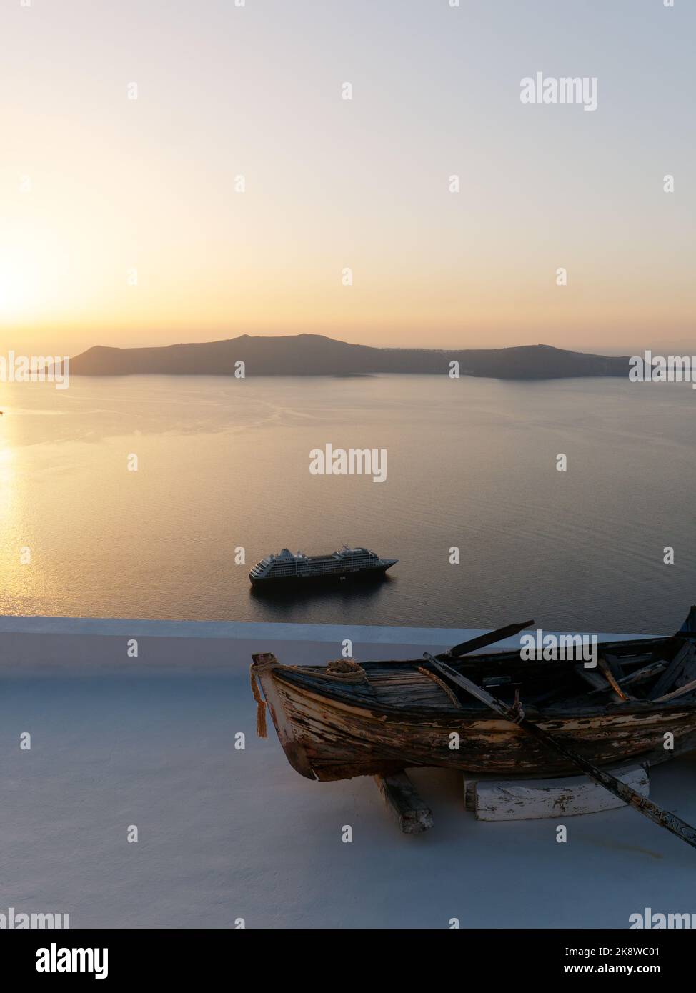 Sunset over boat on sea hi-res stock photography and images - Alamy