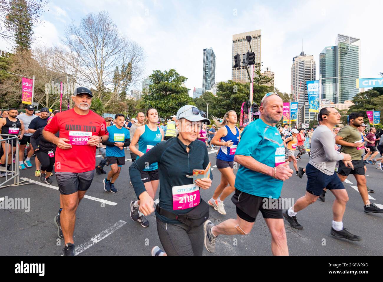 Runners in the Pink group begin the 14km Sydney City to Surf race from