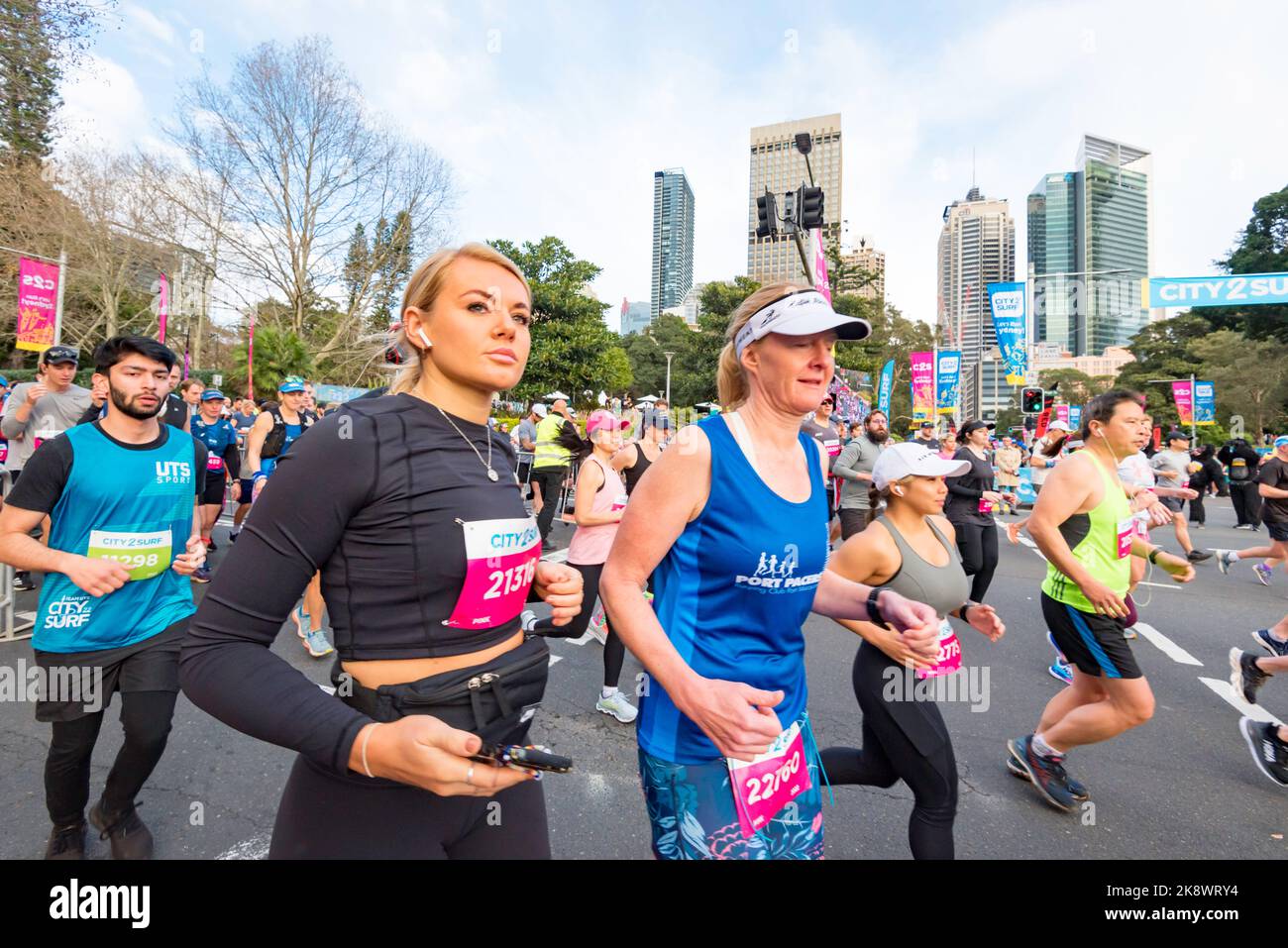 Runners in the Pink group begin the 14km Sydney City to Surf race from