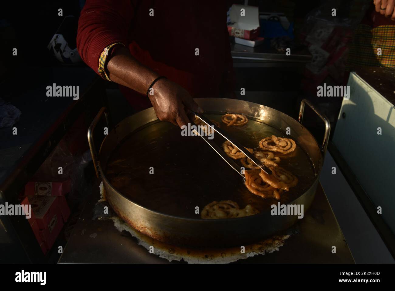 Sringar, India. 24th Oct, 2022. Buyers and sellers throng a wholesale