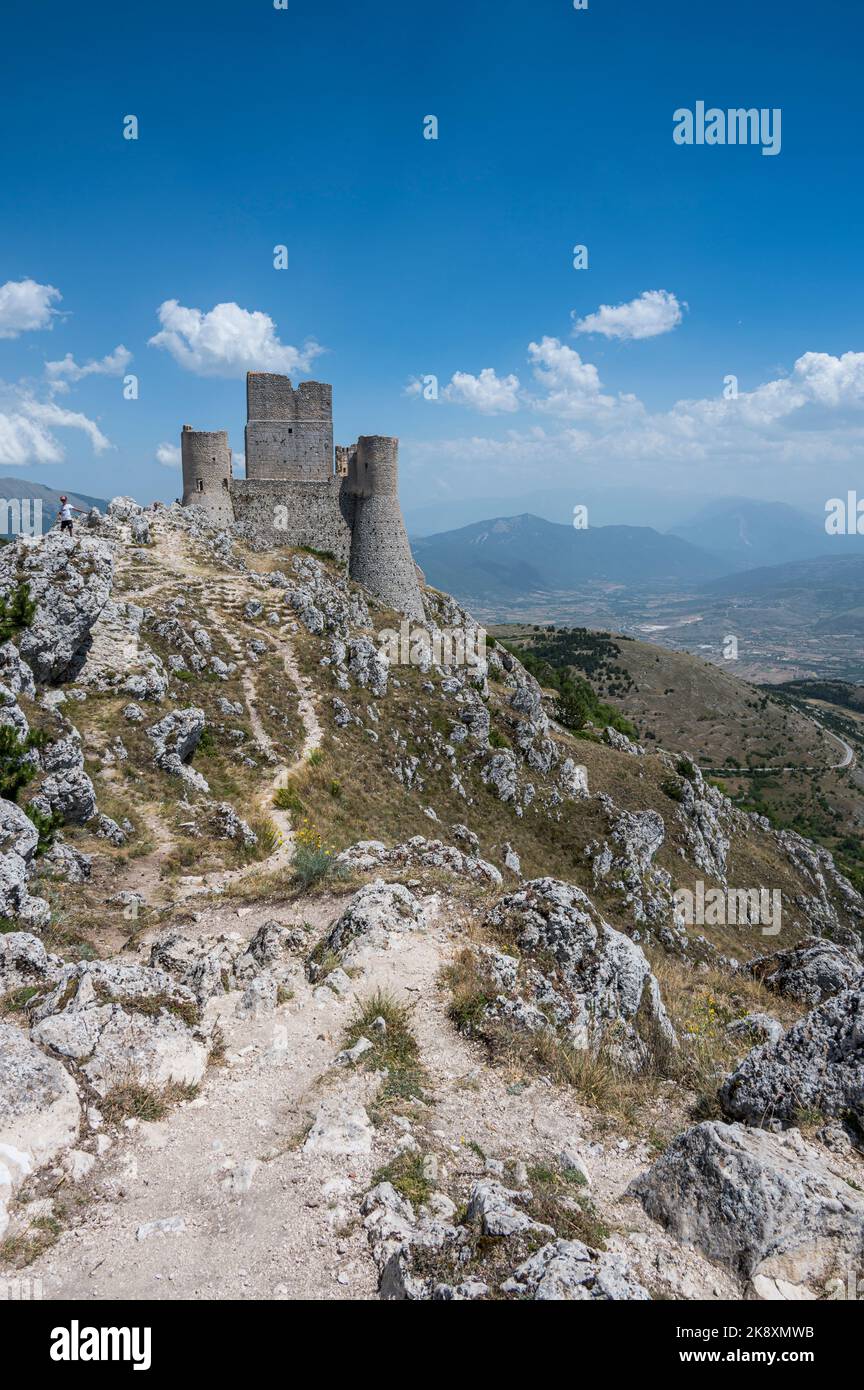 the beautiful castle of Rocca Calascio and where the film Ladyhawke was ...