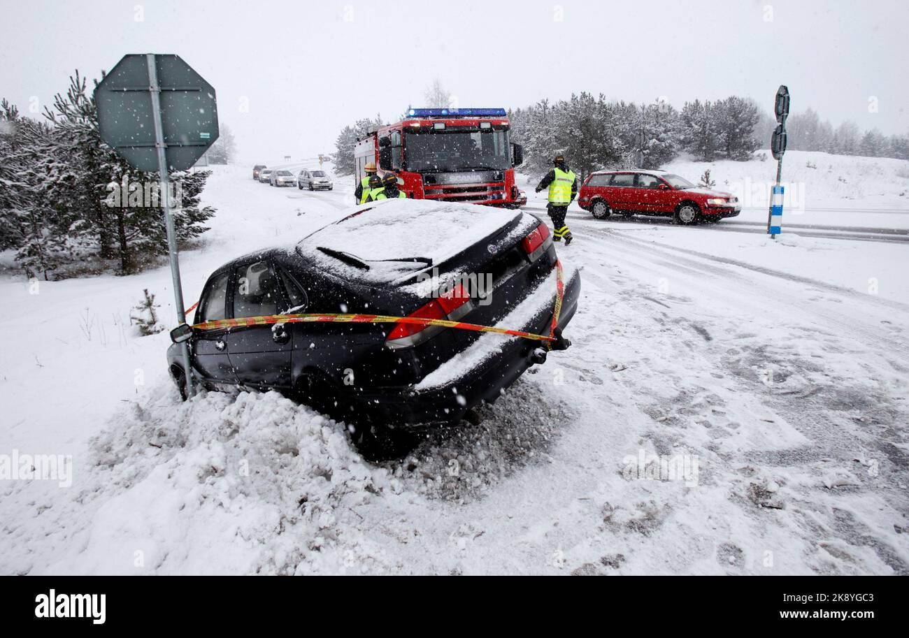 Car slipped off hires stock photography and images Alamy