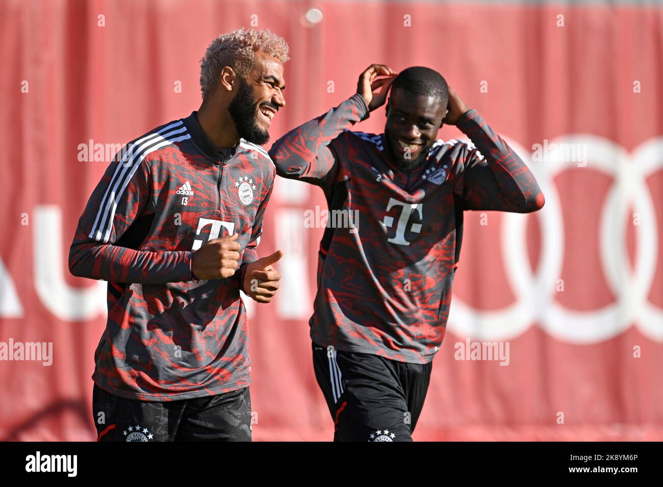 Munich, Deutschland. 25th Oct, 2022. From Left: Eric Maxim Choupo ...