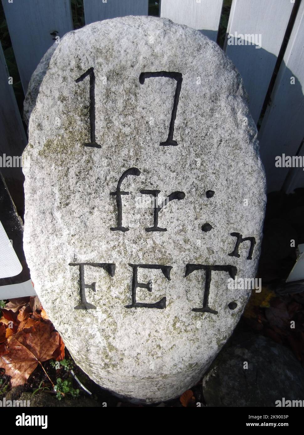 old roadside milestone 17 miles from Fettercairn marker, Banchory, Scotland, Stock Photo