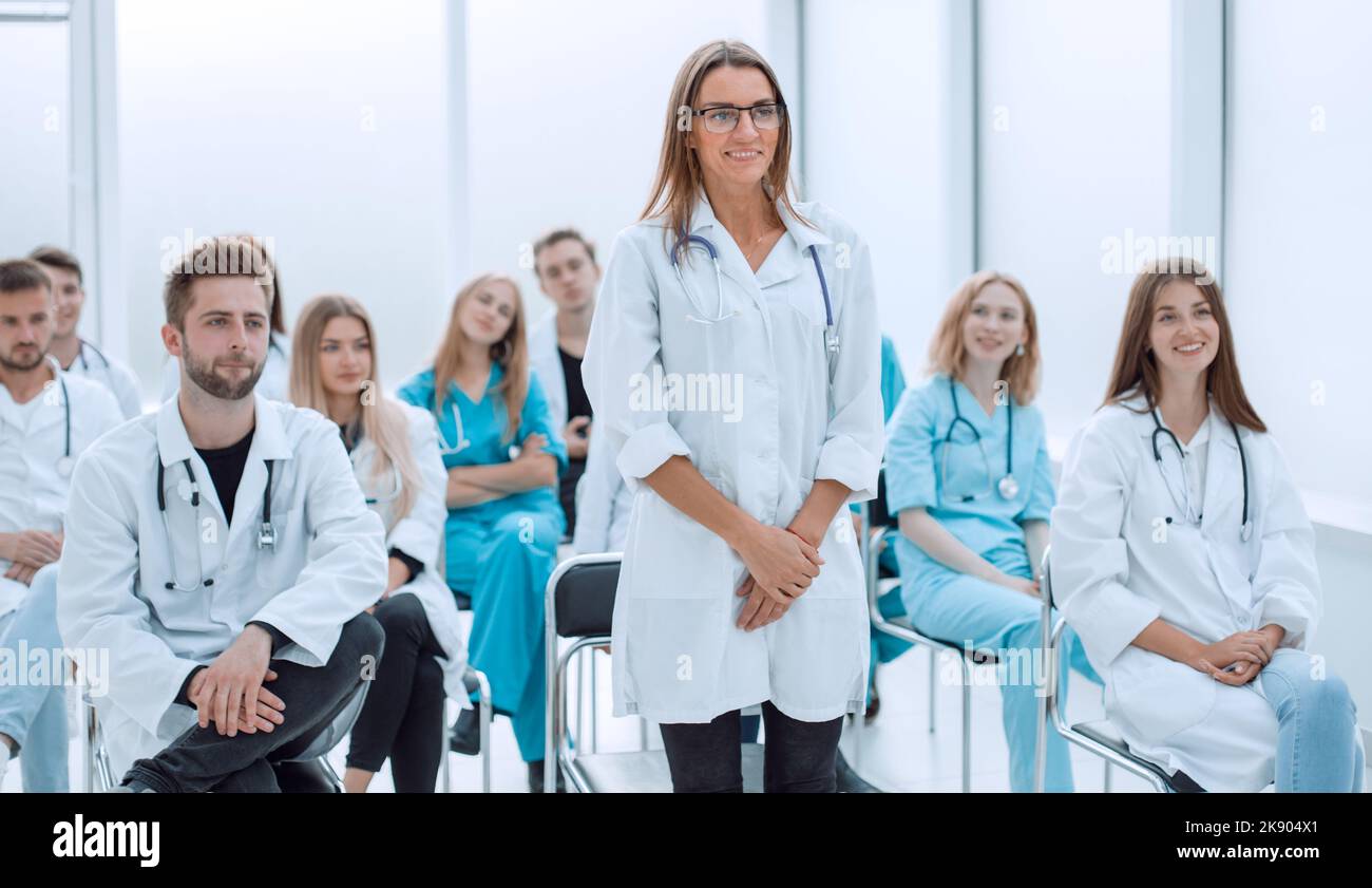 Woman speaker medical students hi-res stock photography and images - Alamy