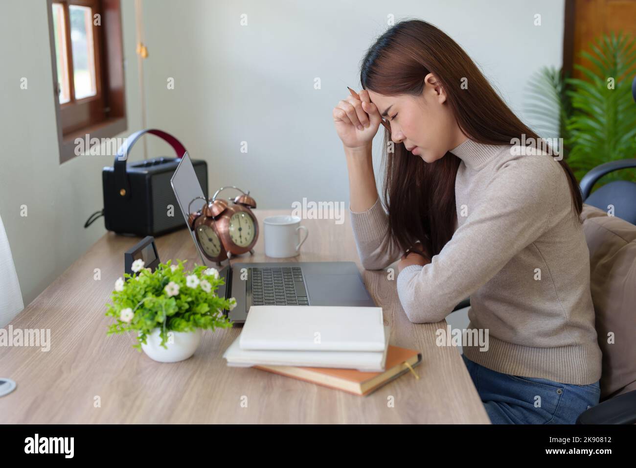 Women show office syndrome from sitting at work for long periods of