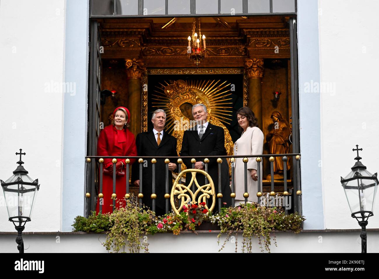 Diana Nausediene, wife of Lithuania President Gitanas Nauseda, Lithuania President Gitanas Nauseda, Queen Mathilde of Belgium and King Philippe - Filip of Belgium pictured during the official state visit of the Belgian Royal Couple to the Republic of Lithuania, Tuesday 25 October 2022, in Vilnius. BELGA PHOTO DIRK WAEM Stock Photo