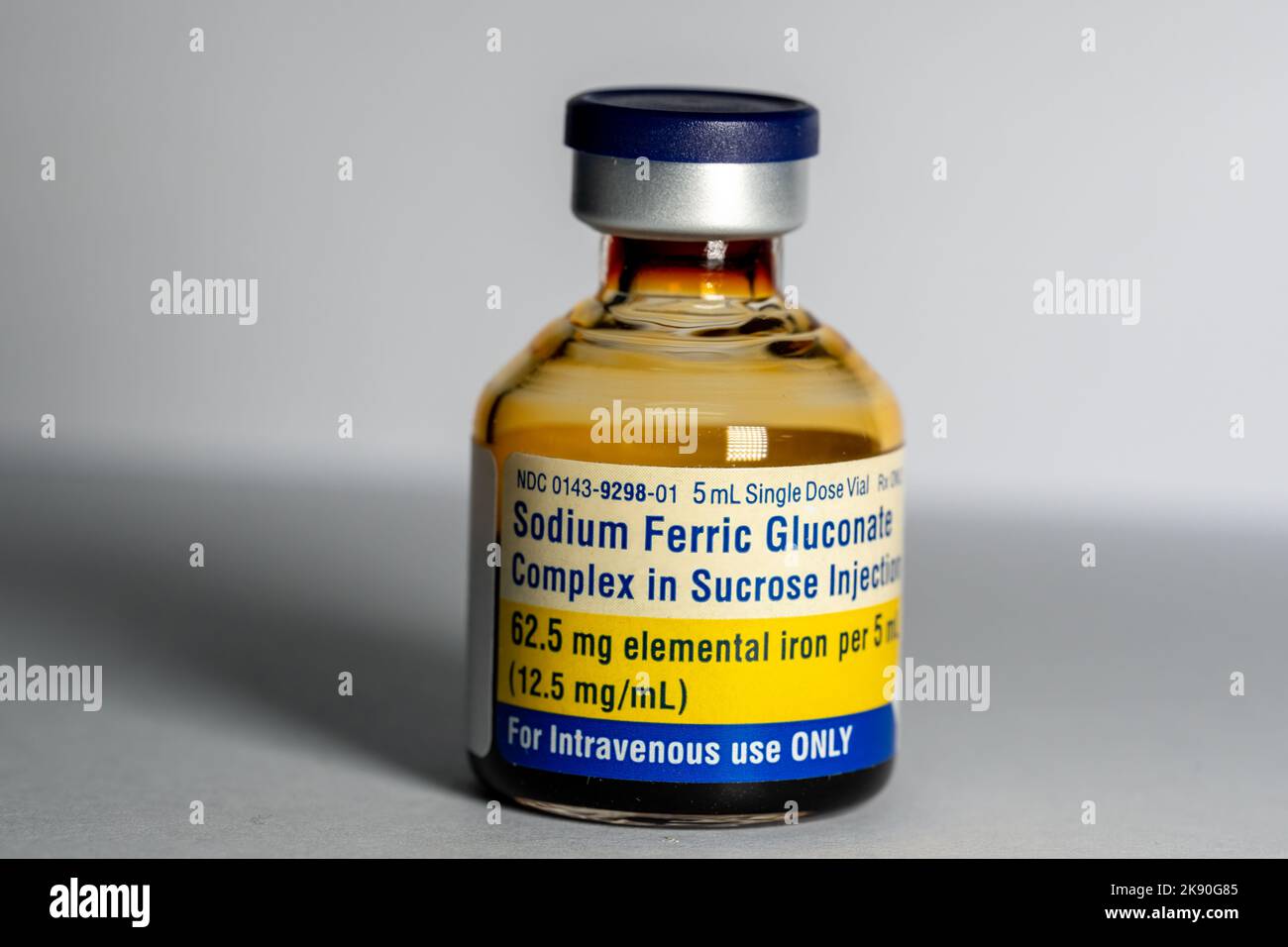 Sodium Ferric Gluconate Complex medicine for injection treating iron