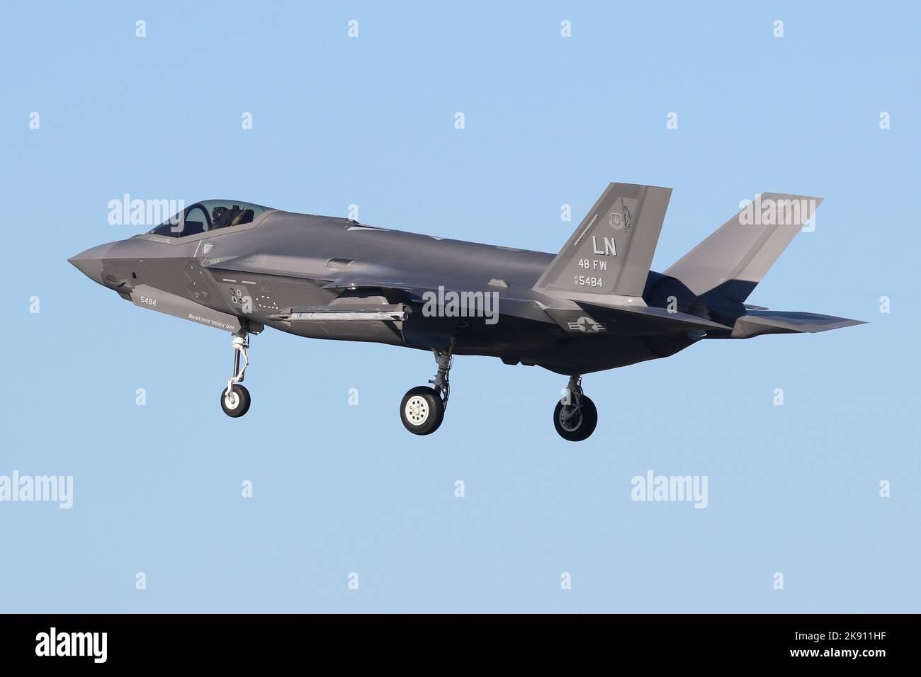Lockheed Martin F-35A Lightning II in the circuit at RAF Lakenheath during a routine training sortie. Stock Photo