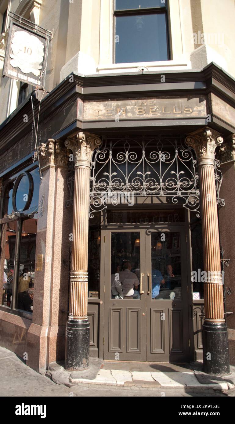 The Ten Bells Pub, opposite Spitalfields Market, Tower Hamlets, East End, London - Stock Photo
