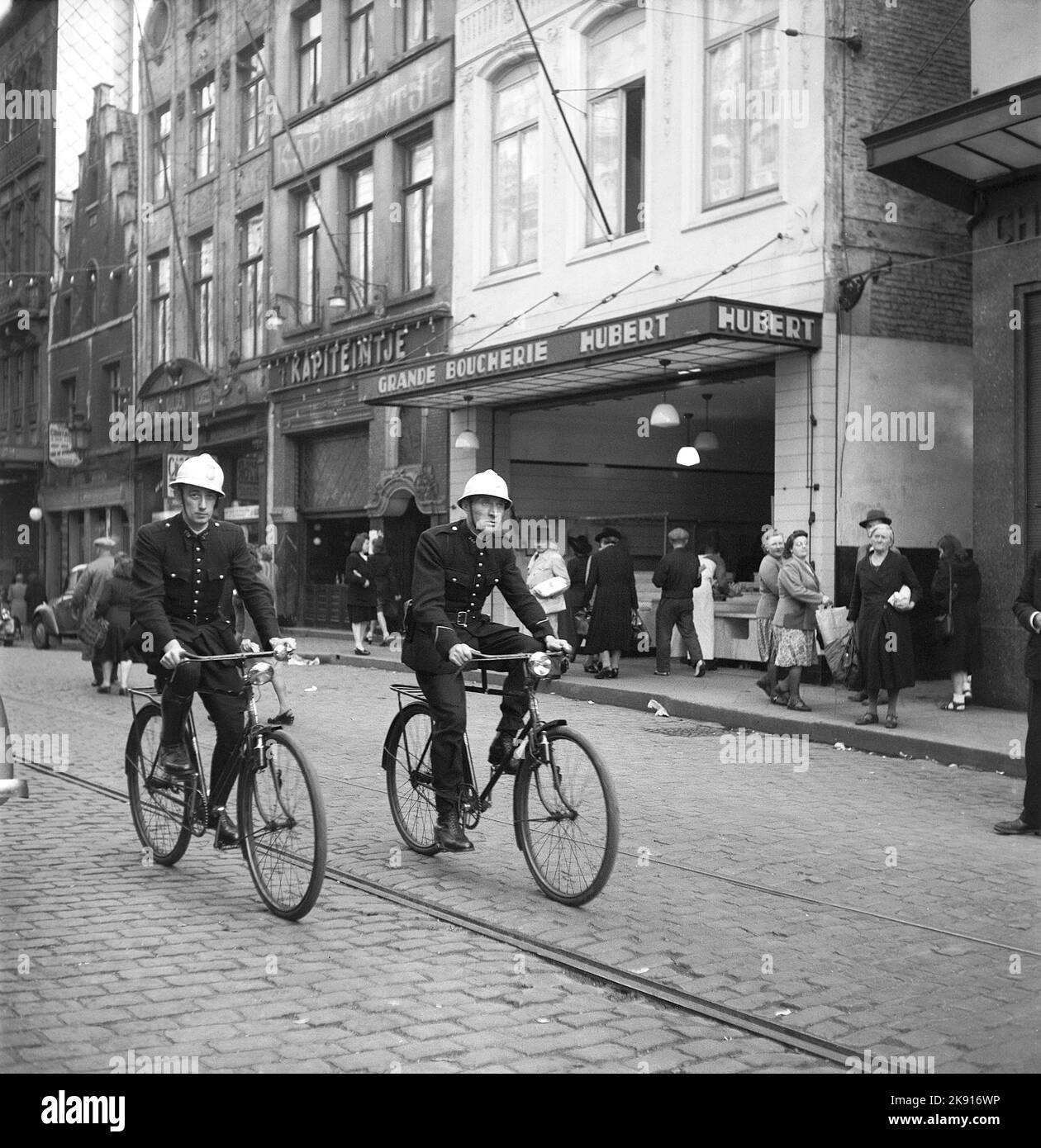 Cycling europe 1940s hires stock photography and images Alamy