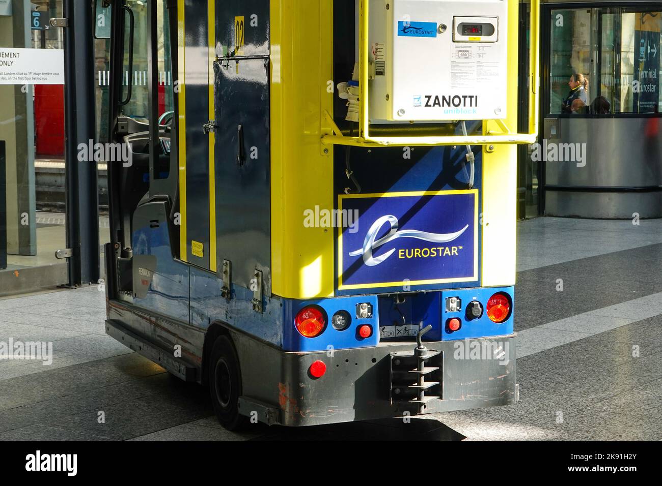 Eurostar support vehicle at train arrivals area, Gare du Nord, Paris, France Stock Photo Alamy