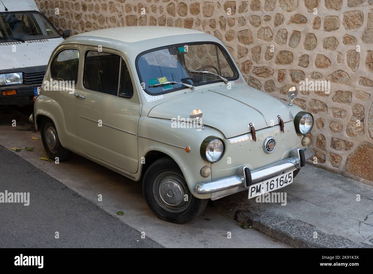 Spain seat 600 hi-res stock photography and images - Alamy