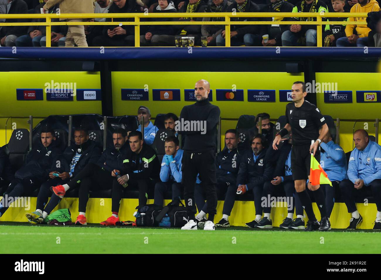 DORTMUND, GERMANY - OCTOBER 25: headcoach Josep Guardiola of Manchester City during the UEFA Champions League group G match between Borussia Dortmund and Manchester City at Signal Iduna Park on October 25, 2022 in Dortmund, Germany (Photo by Marcel ter Bals/Orange Pictures) Stock Photo