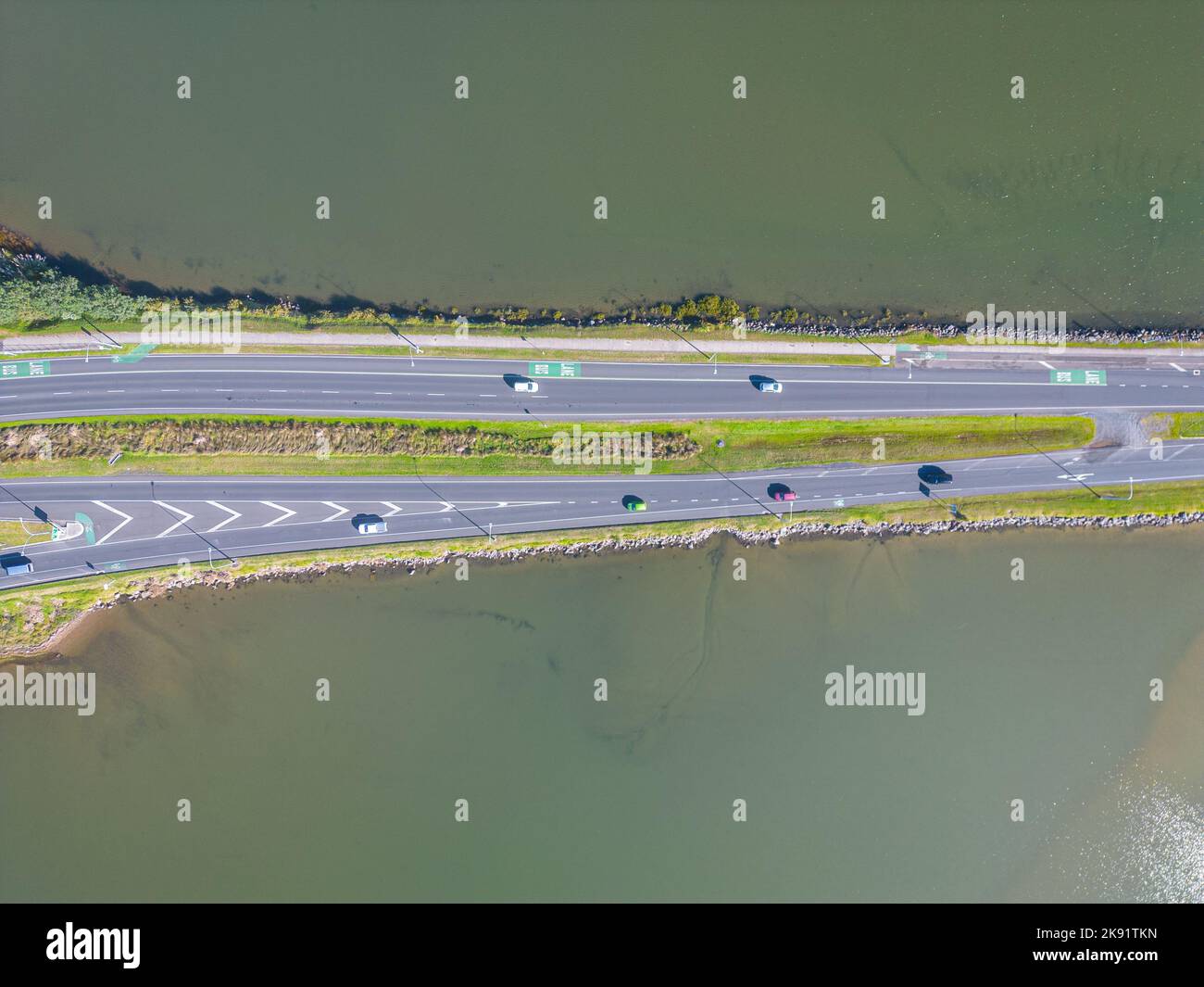 Bridge over water with cars hi-res stock photography and images - Alamy