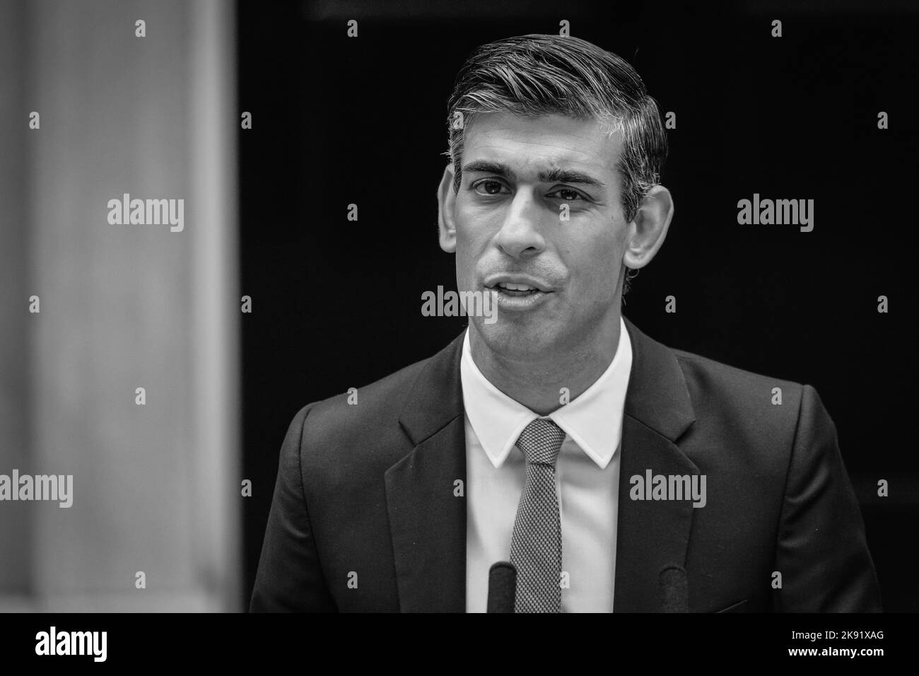 Rishi sunak downing street into Black and White Stock Photos & Images