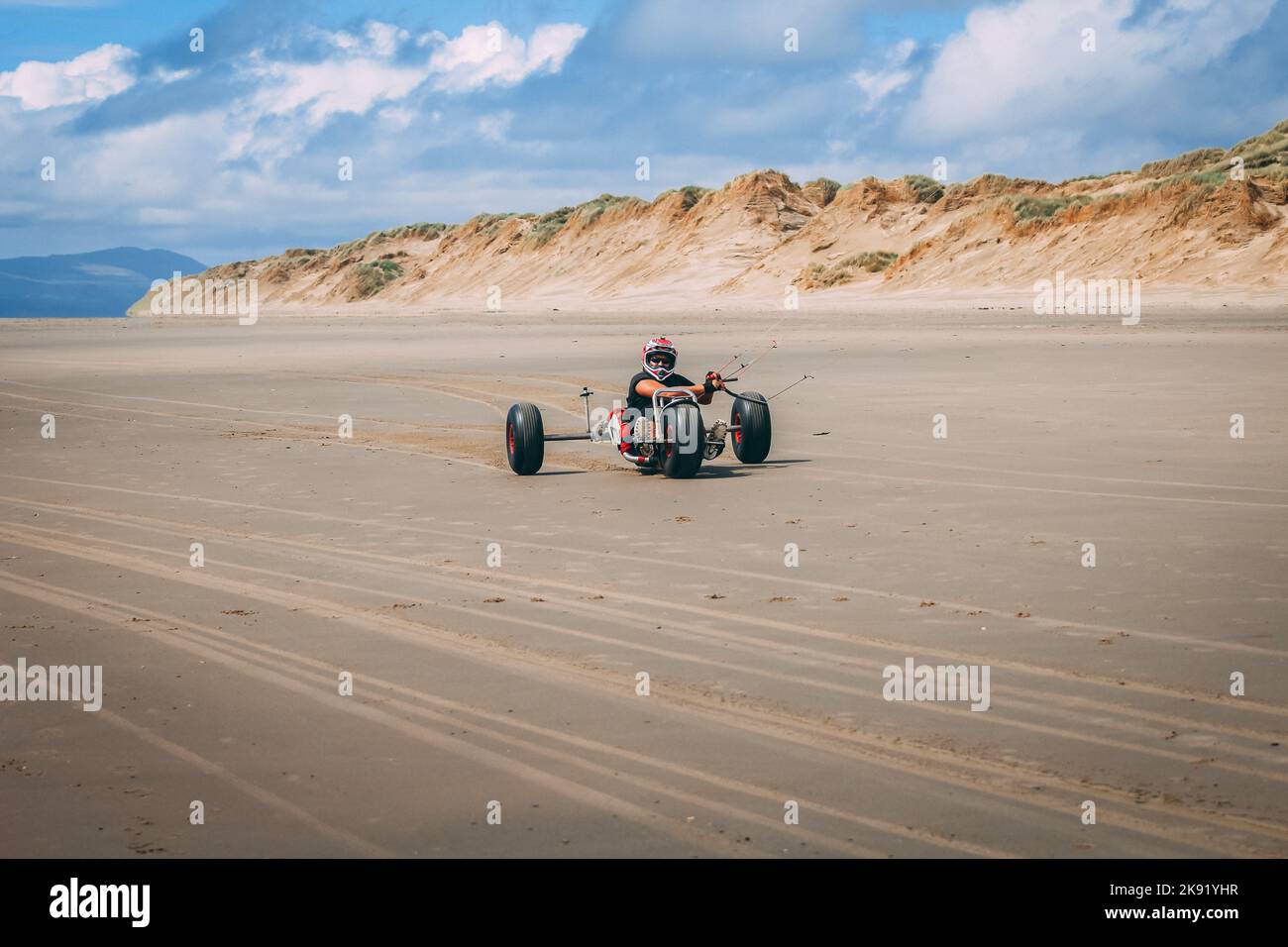 Kite buggy and desert hi-res stock photography and images - Alamy