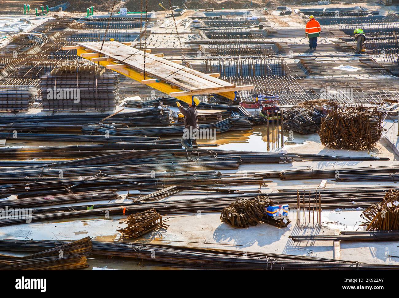 Assist crane hi-res stock photography and images - Alamy
