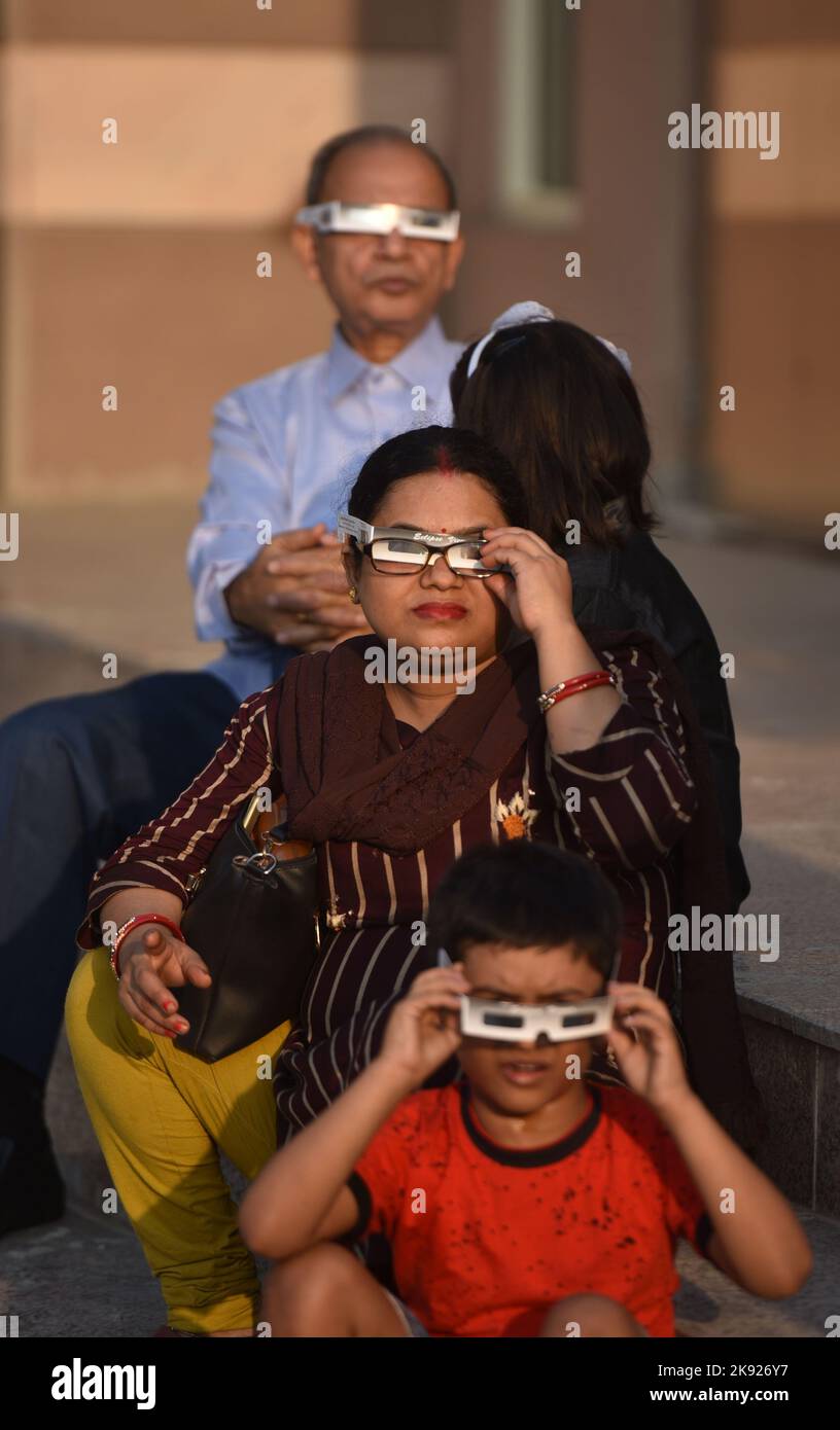 New Delhi, India. 25th Oct, 2022. NEW DELHI, INDIA - OCTOBER 25: People ...