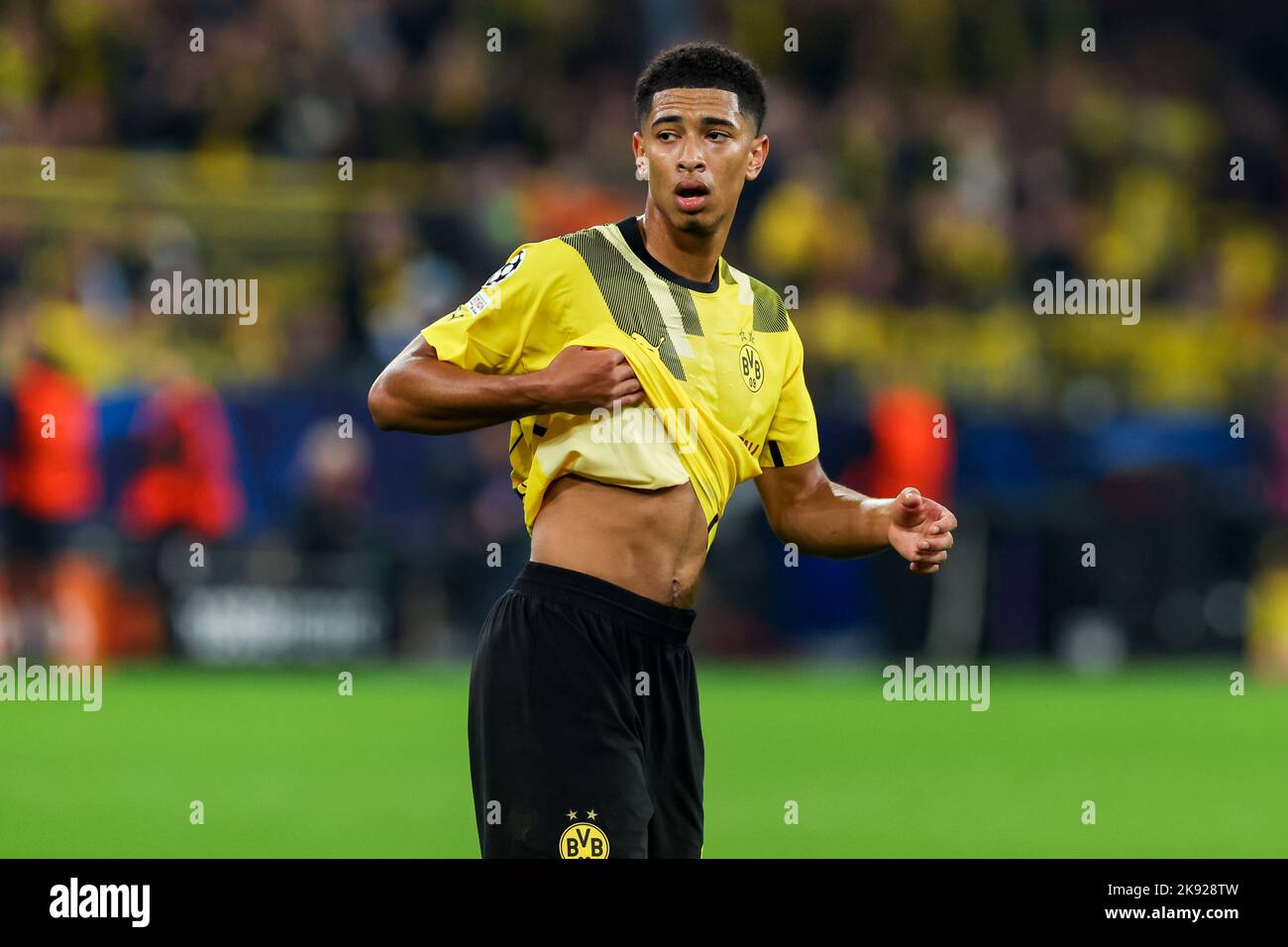 DORTMUND GERMANY OCTOBER 25 Jude Bellingham Of Borussia Dortmund dortmund-germany-october-25-jude-bellingham-of-borussia-dortmund