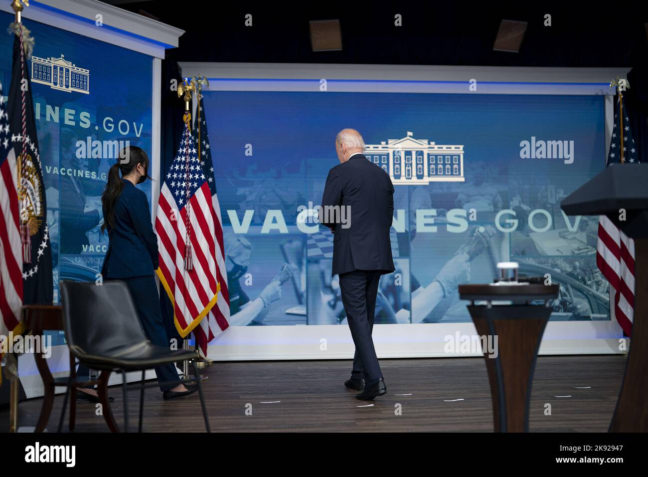 Washington, United States. 25th Oct, 2022. President Joe Biden departs after receiving a booster dose of the Covid-19 vaccine targeting the Omicron BA.4/BA.5 subvariants in the Eisenhower Executive Office Building in Washington, DC, on Tuesday, October 25, 2022. The White House is asking businesses to help employees get updated coronavirus vaccines by hosting on-site clinics and will initiate a new program providing some Americans with free home delivery of Covid-19 treatments before an expected surge of the virus this fall. Photo by Al Drago/UPI Credit: UPI/Alamy Live News Stock Photo