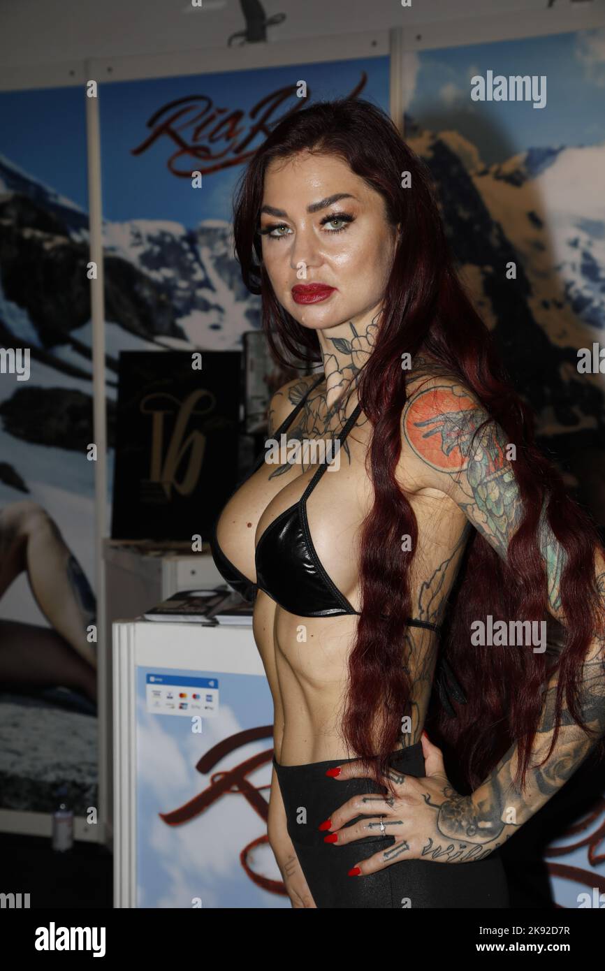 Ria Red auf der 25. Venus Berlin 2022 in den Messehallen unter dem  Funkturm. Berlin, 21.10.2022 Stock Photo - Alamy