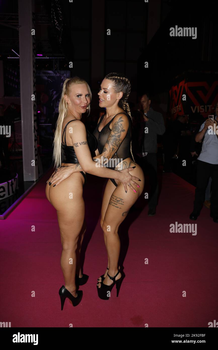 Әдемі қисық қыздар порно