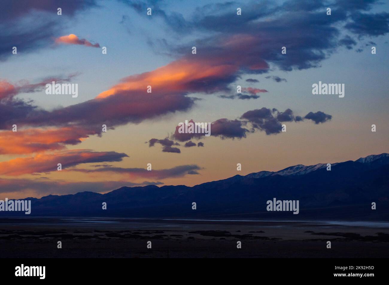 Death valley high temperatures hi-res stock photography and images - Alamy